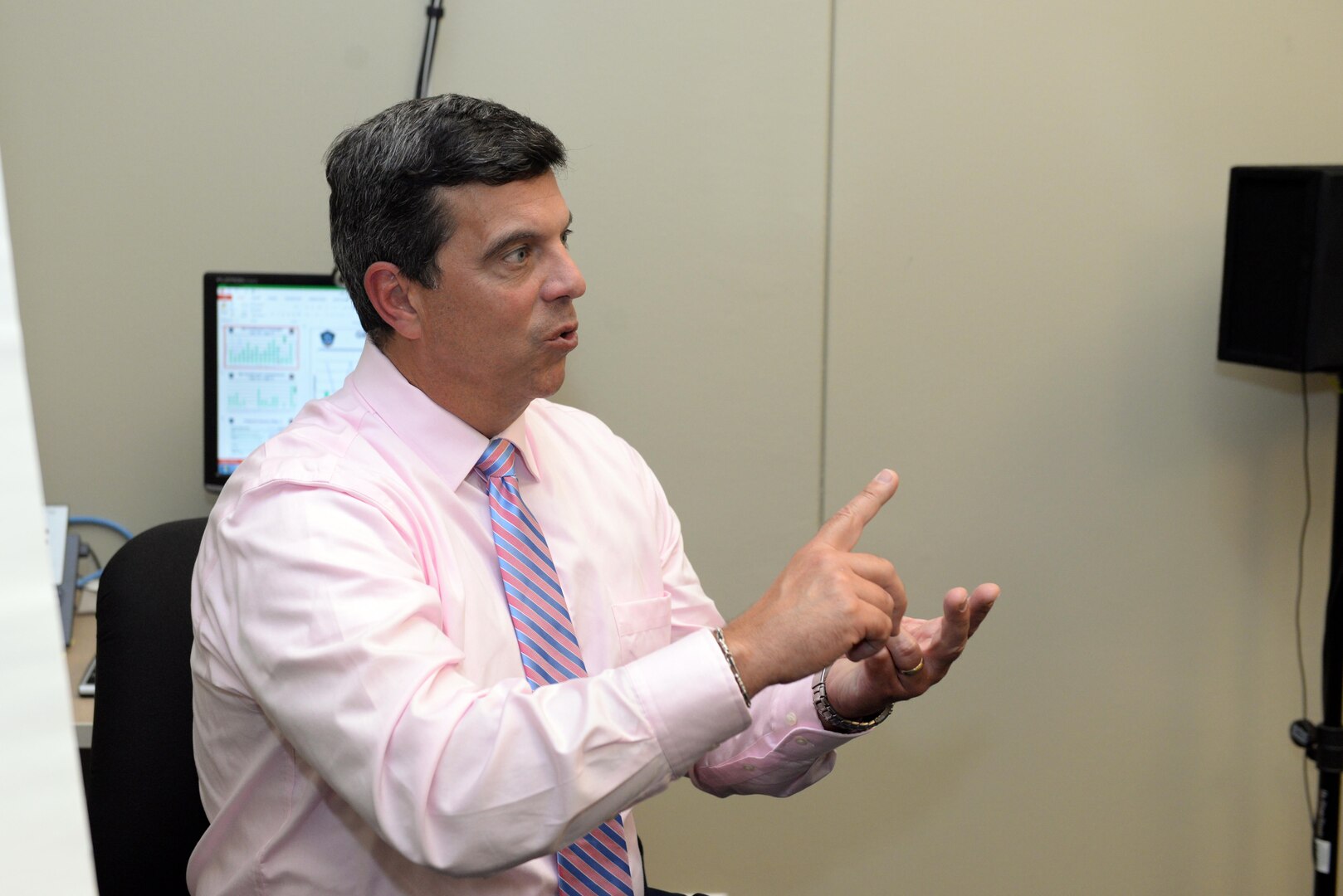 Sean Harrington, the acting chief of AETC’s Innovation and Transformation Office, explains how the eight steps in the Air Force Practical Problem Solving Method are linked during the Air Education Training Command Wing Process Manager Workshop at Joint Base San Antonio-Randolph June 29, 2017.  The three-day workshop brought together specialists from across AETC to foster new ideas to improve mission effectiveness.  (U.S. Air Force photo by Master Sgt. Andy Stephens)