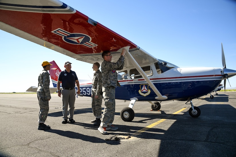 Team Hill Airman Mentors Future Leaders > Hill Air Force Base > Article ...