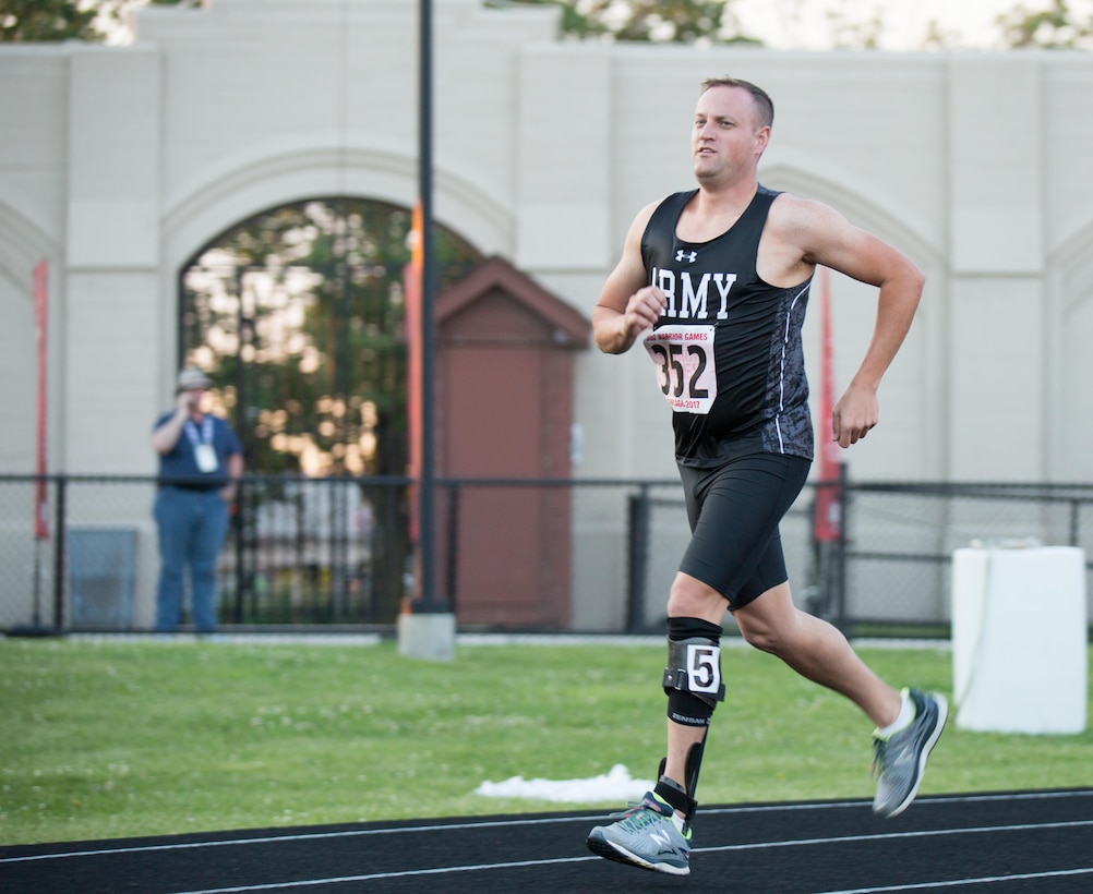 U.S. Army Reserve Sgt. 1st Class Richard Hastings, from Fort Carson, Colo., competes in the track competition for the 2017 Department of Defense Warrior Games at Chicago, Ill., July 2, 2017. The DOD Warrior Games are an annual event allowing wounded, ill and injured service members and veterans in Paralympic-style sports including archery, cycling, field, shooting, sitting volleyball, swimming, track and wheelchair basketball. (U.S. Army photo by Pfc. Genesis Gomez)