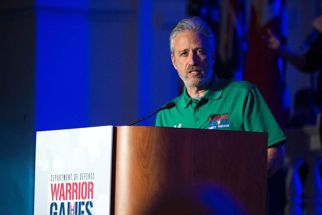 Jon Stewart, the Master of Ceremonies, kicks off the 2017 Department of Defense Warrior Games closing ceremony in Chicago, July 8, 2017. DoD photo by Army Sgt. James K. McCann