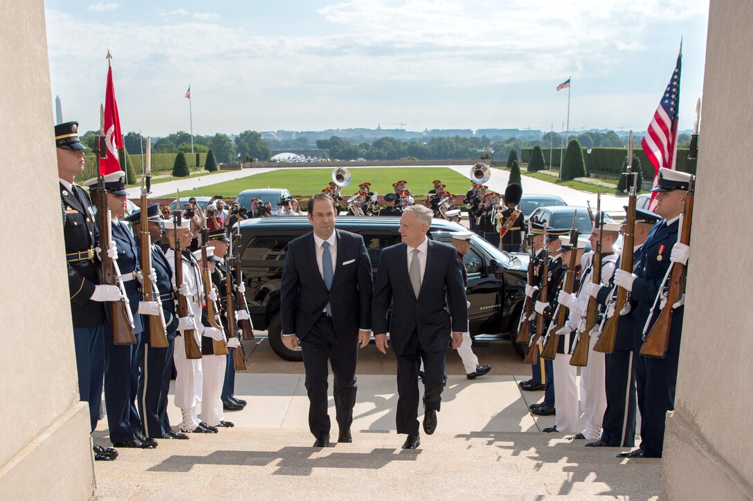 Defense Secretary Jim Mattis hosts an honor cordon for Tunisian Prime Minister Youssef Chahed before a meeting at the Pentagon, July 10, 2017. DoD photo by Army Sgt. Amber I. Smith