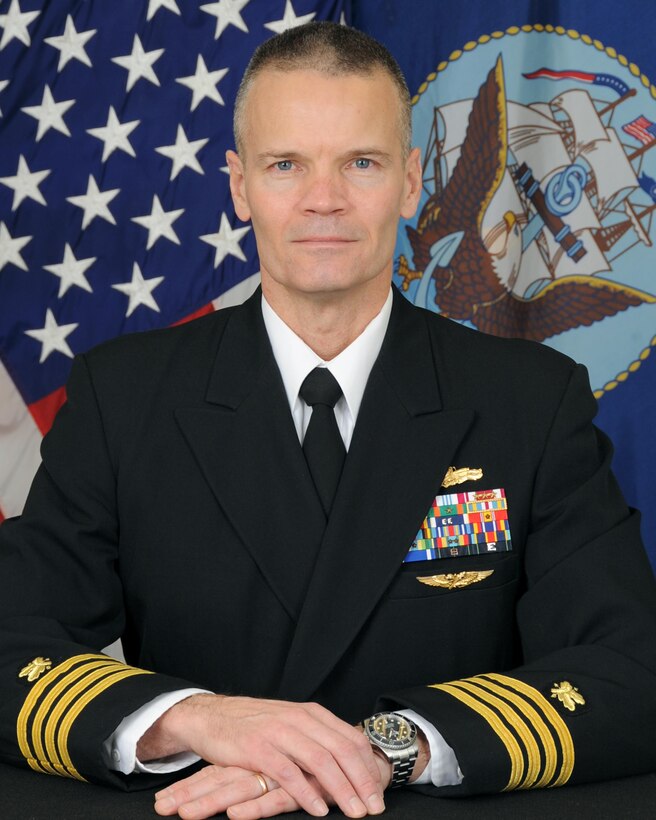 Navy Supply Corps Capt. Harry T. Thetford has been awarded the Defense Superior Service Medal for his achievements while serving as commander, Defense Logistics Agency Distribution Norfolk, Virginia.