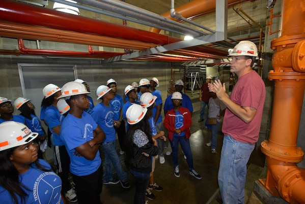 Greg Forte, an Old Hickory power plant senior mechanic, at the Old Hickory Lock and Dam provides NSTI students with information about the interior operations of the Old Hickory Power Plant on June 21, 2017.  Both were part of a group of 17 students who attended the Tennessee State University Engineering Department's four-week NSTI National Summer Transportation Institute program that introduces students to various aspects of engineering.  The U.S. Army Corps of Engineers Nashville District has partnered with the Tennessee State University College of Engineering, Technology and Computer Science Department to mentor science, technology, engineering and math students during a four-week National Summer Transportation Institute program June 20 through July 2 on the campus of TSU.