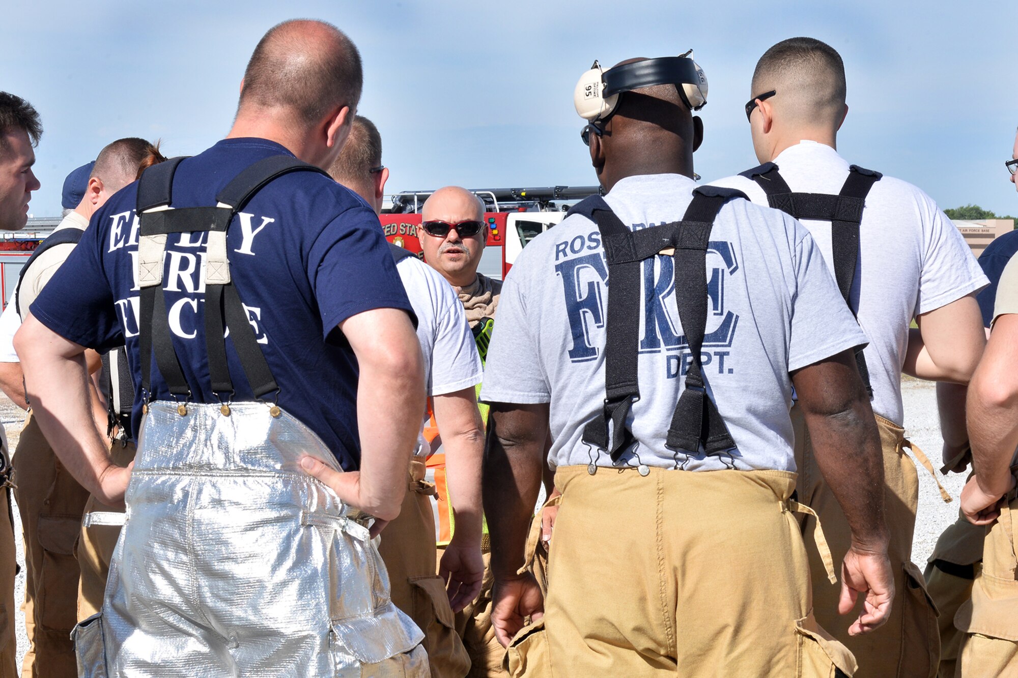 Bill Dudek, Offutt Fire Rescue assistant chief, gives a briefing before firefighters both with Offutt Air Force Base and the 139th Airlift Wing Fire and Emergency Services from St. Joseph, Missouri during a training exercise on Offutt AFB, Nebraska, June 6. The 139th Fire and Emergency Services Team made the trip to Offutt AFB because their normal training site at Whiteman Air Force Base, Missouri was out of service. (U.S. Air Force photo by Charles Haymond)