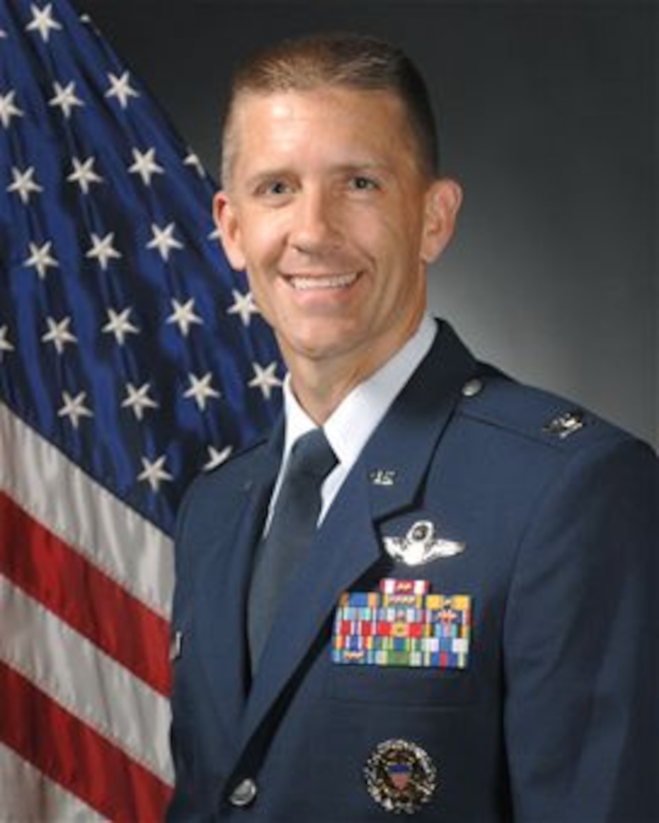 Official portrait of Col. Michael T. Rawls, 435th Air Ground Operations Wing and 435th Air Expeditionary Wing commander. (Air Force photo)