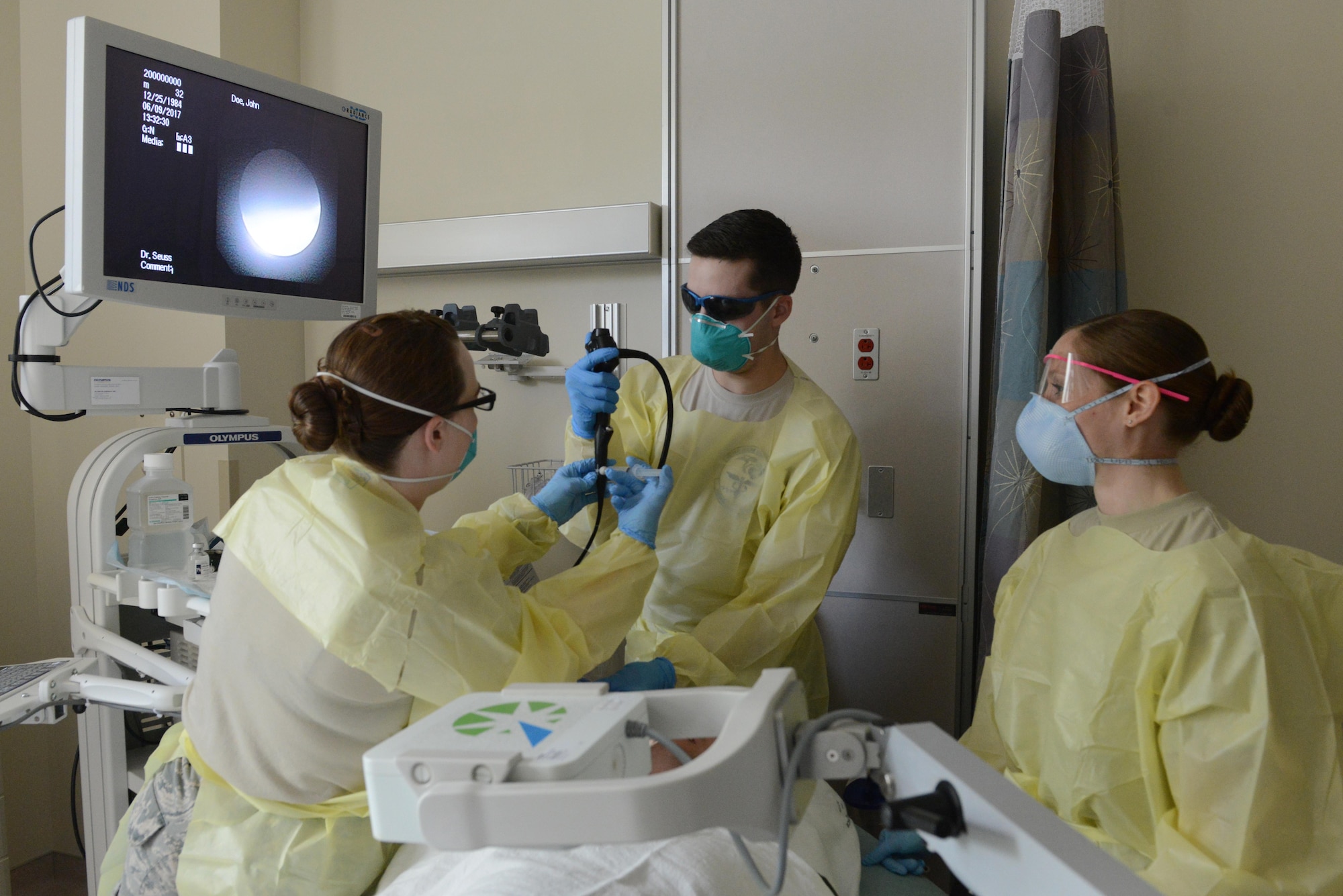 Cardiopulmonary technicians of the 673d Medical Group Cardiopulmonary Clinic practice various bronchoscopies at the Joint Base Elmendorf-Richardson hospital at JBER, June 9, 2017. The clinic is capable of doing many tests and procedures from noninvasive exercise studies to invasive bronchoscopies, which involve putting a scope into the lungs through the patient’s mouth or nose. 