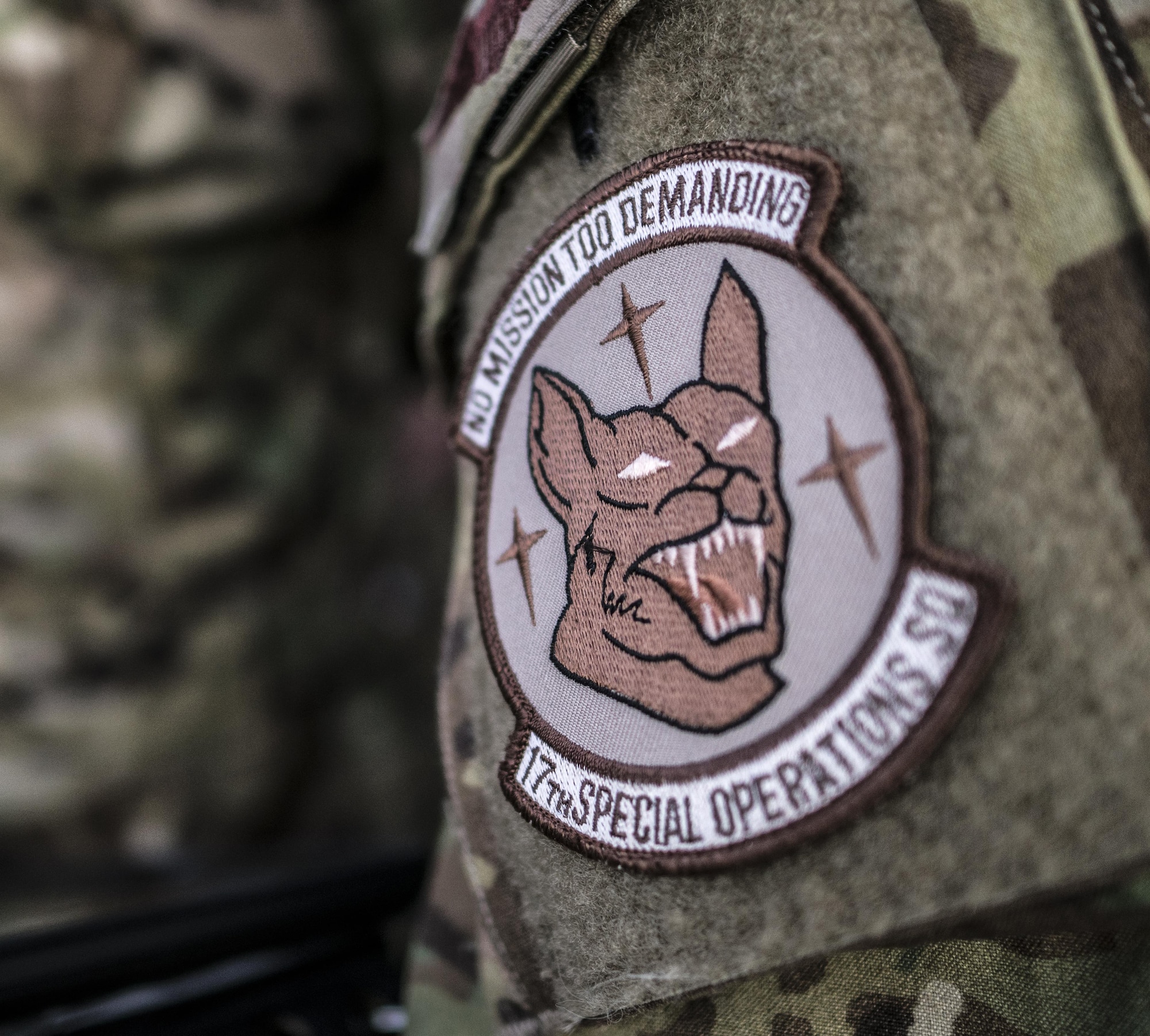 A U.S. Air Force 17th Special Operations Group MC-130J Commando II pilot meets with U.S. Air Force 320th Special Tactics Squadron and U.S. Marine Corps 3rd Reconnaissance Battalion jumpmasters prior to high altitude, high opening (HAHO) jump operation July 11, 2017, at Rockhampton, Australia during Talisman Saber 2017. The 17th SOS proudly exemplifies their motto, ‘no mission too demanding’ in both training and real-world contingencies. (U.S. Air Force photo by Capt. Jessica Tait)