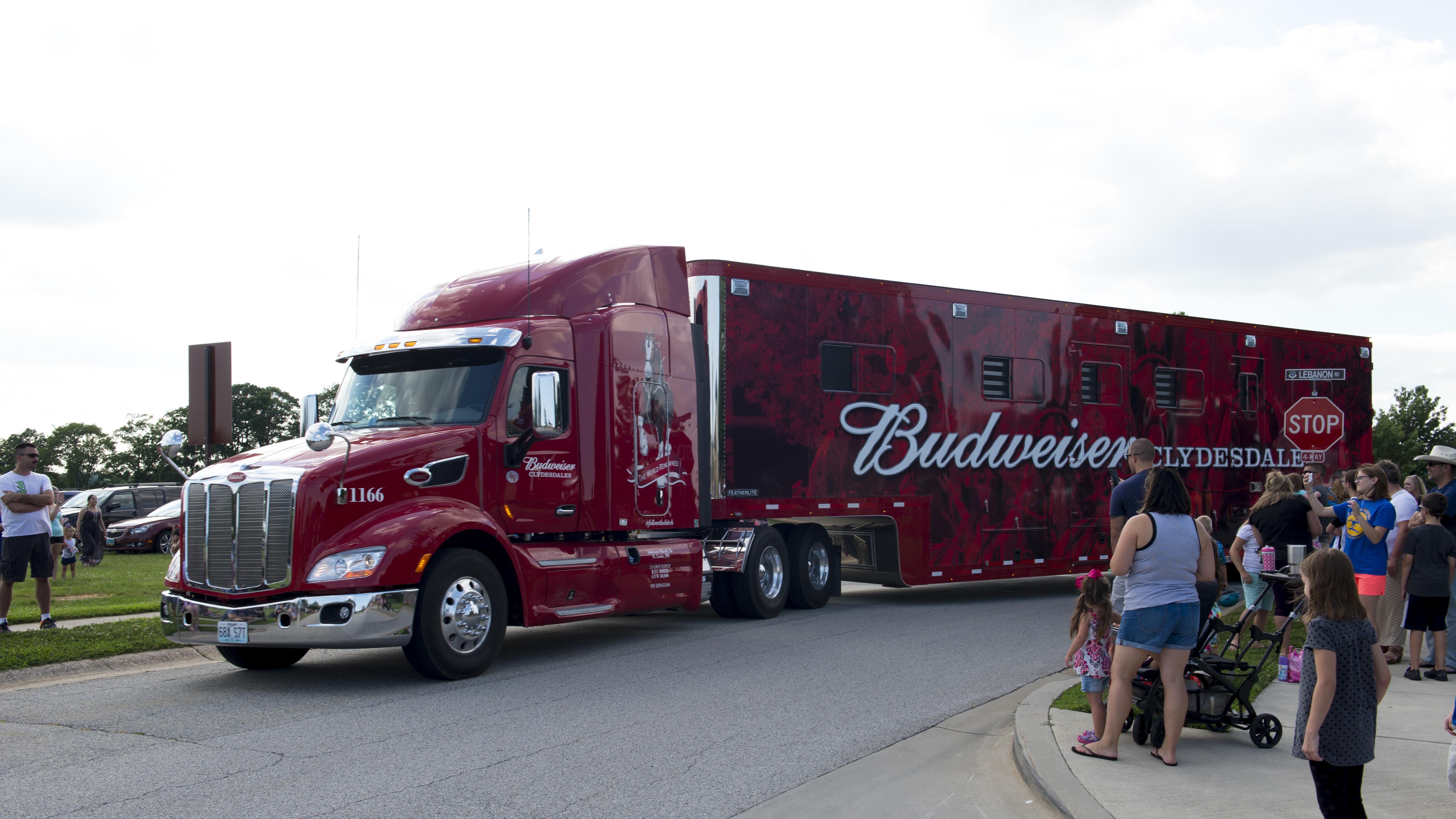 Budweiser Clydesdales Visit Team Dover > Dover Air Force Base > Article