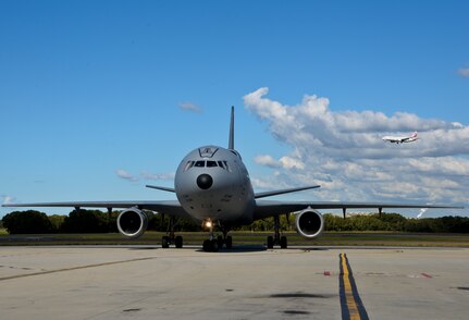 A KC-10 Extender from Travis Air Force Base, California, lands at Royal Australian Air Force Base Richmond in Brisbane, Australia July 14, 2017. KC-10s from Travis AFB and Joint Base McGuire-Dix-Lakehurst, New Jersey, supported Exercise Talisman Saber 2017 by executing Exercise Ultimate Reach, a strategic refueling and airdrop mission in which three KC-10s refueled five C-17 Globemaster IIIs carrying U.S. Army, Australian and Canadian paratroopers prior to an airdrop. TS17 is a biennial exercise in Australia that focuses on bilateral military training between U.S. Pacific Command forces and the Australian Defence Force to improve U.S.-Australia combat readiness, increase interoperability, maximize combined training opportunities and conduct maritime prepositioning and logistics operations in the Pacific. (U.S. Air Force photo by 2nd Lt. Sarah Johnson)
