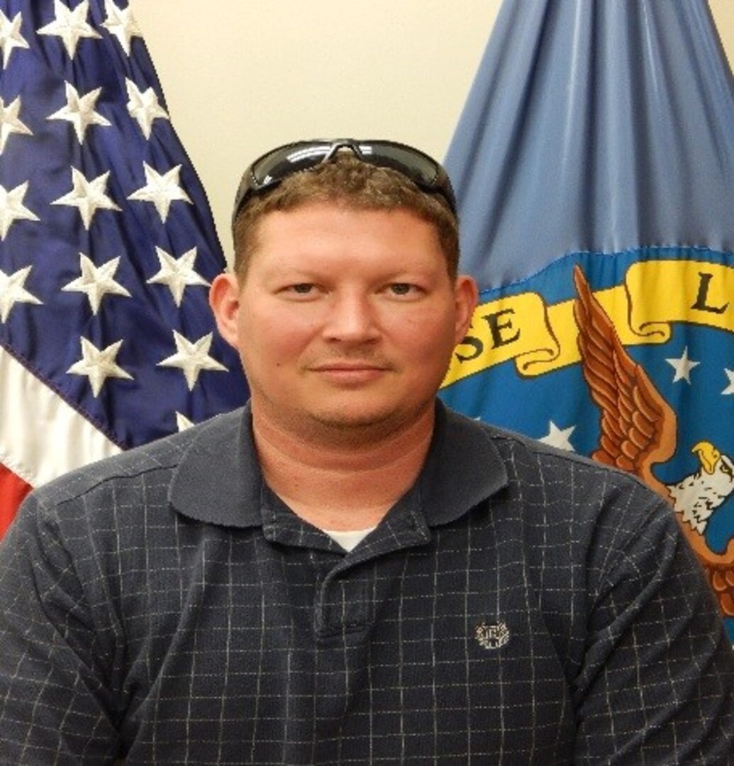 Willis Smith, who currently runs the kitting section in the Vehicles and Artillery Division at DLA Distribution Anniston, Alabama, is the winner of the DLA Distribution Big Ideas award, individual category for second quarter, fiscal year 2017. 