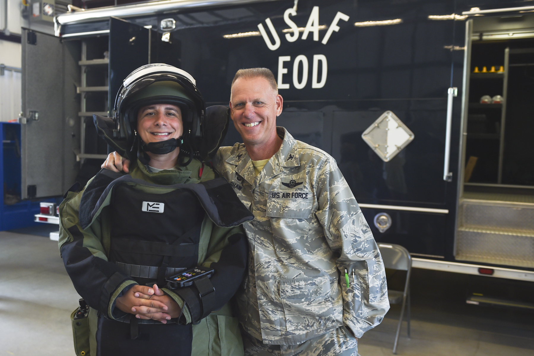 GCC tours Grissom > Grissom Air Reserve Base > Article Display