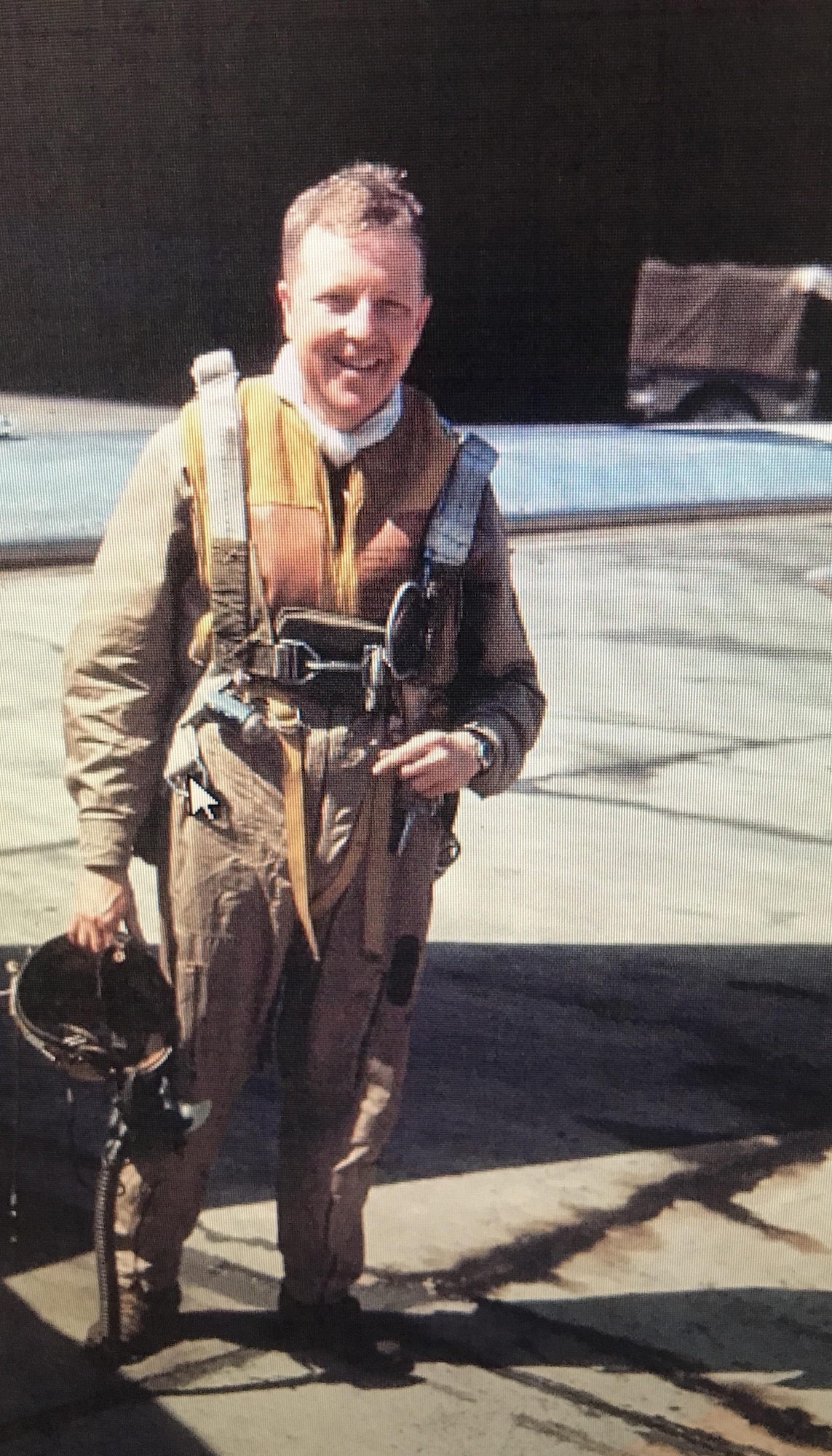 Photo of Col Robert Kirtley, a WWII and Korean War veteran who served in the Air Force for more than 25 years.