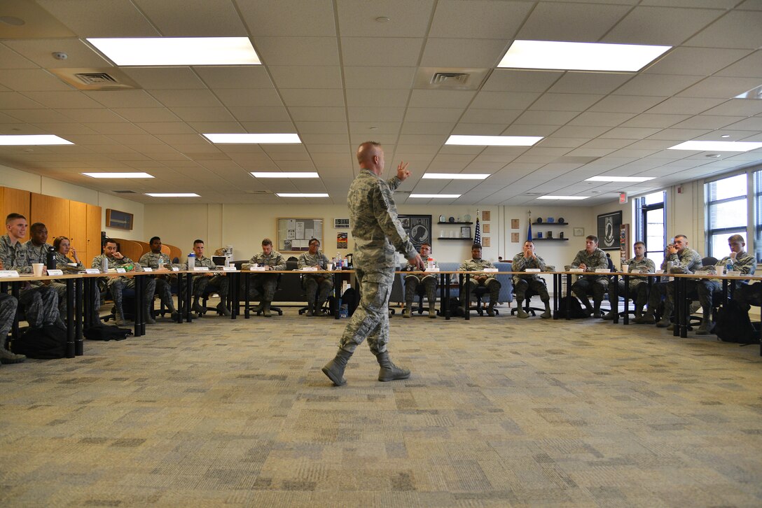 U.S. Air Force Senior Master Sgt. Ellwood Tegtmeier, 633rd Medical Group superintendent, speaks to Airmen about the importance of being resilient during the First Term Airman Course at Joint Base Langley-Eustis, Va., July 20, 2017. Resiliency training is the biggest block during FTAC and covers eight skill sets that prepare Airmen for any life stressors such as deployments, family separations and working late hours. 