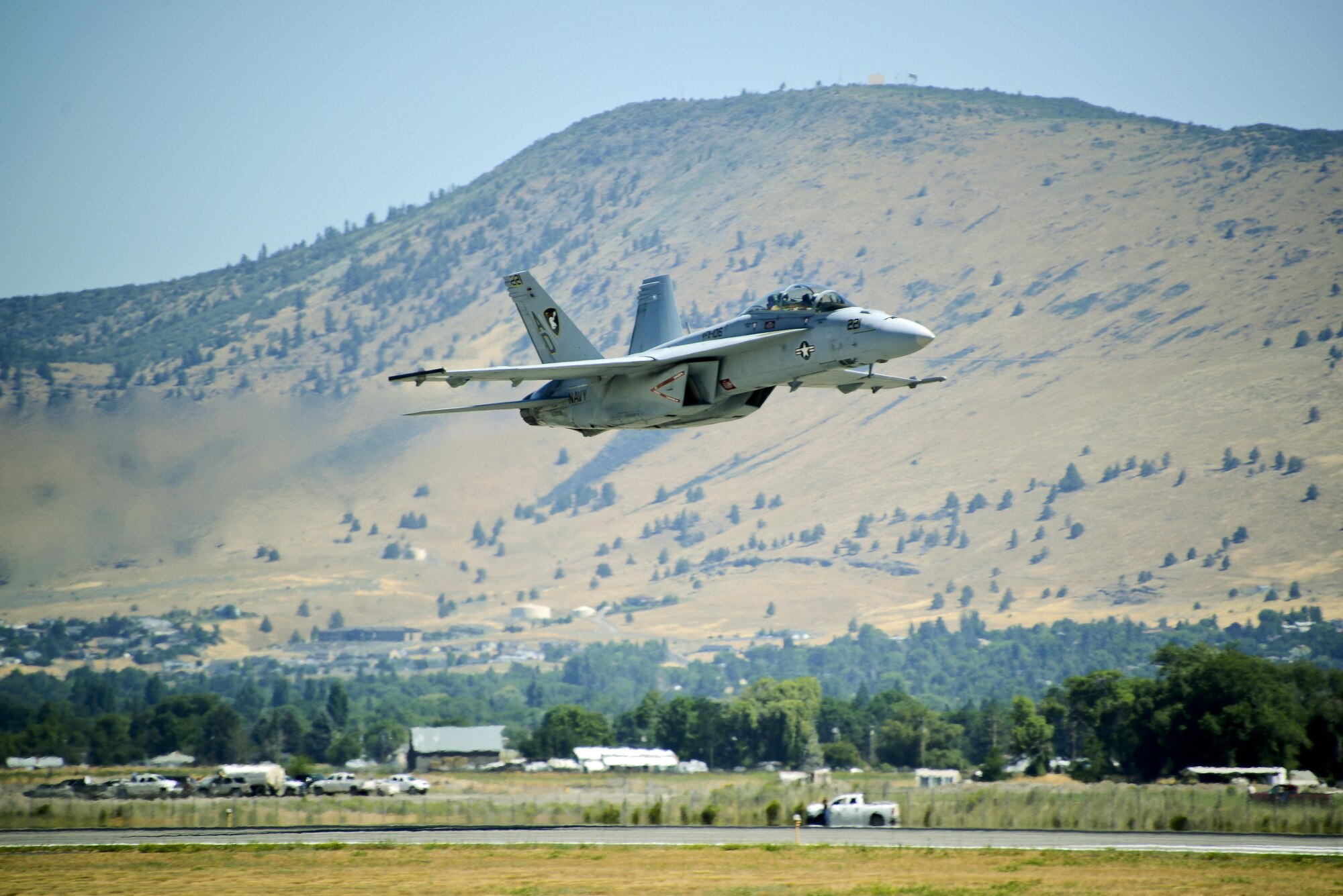 A U.S. Navy F/A-18 Super Hornet from VFA-106 TAC DEMO team, Naval Air Station Oceana, Virginia, flies over Kingsley Field during an aerial demonstration during the Sentry Eagle open house July 22, 2017, in Klamath Falls, Ore. Sentry Eagle is a four day large force exercise that is hosted by the 173rd Fighter Wing. The exercise brings together different aircraft and units from around the country for dissimilar air combat training. Additionally, the wing opens its gates to the public for a day during their biennial open house. (U.S. Air National Guard photo by Staff Sgt. Riley Johnson)