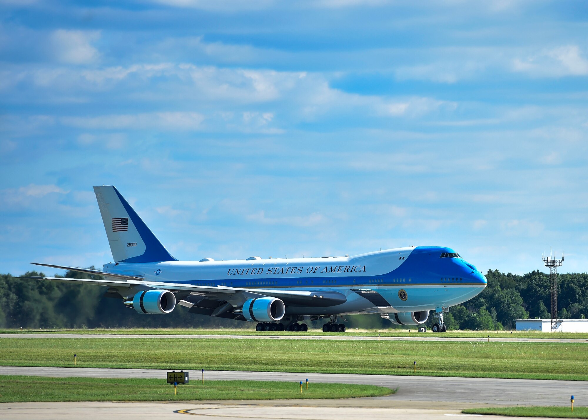Air Force One lands here, July 25, 2017 with President Donald Trump and First Lady Melania on board. Trump greeted several Service members and guests before departing the station to attend events in and around the Youngstown, Ohio area. (U.S. Air Force photo/Senior Airman Jeffrey Grossi)