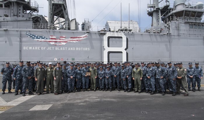 170725-N-GB595-100
SAN DIEGO (July 25, 2017) Air and safety department Sailors aboard the amphibious assault ship USS Makin Island (LHD 8) receive the Admiral James H. Flatley Memorial Award for excellence in aviation safety from Commander, Naval Air Forces Vice Adm. Mike Shoemaker during a ceremony on the ship’s flight deck. Makin Island is homeported in San Diego, and is preparing for an upcoming maintenance availability. (U.S. Navy photo by Mass Communication Specialist 1st Class Mathew Diendorf)