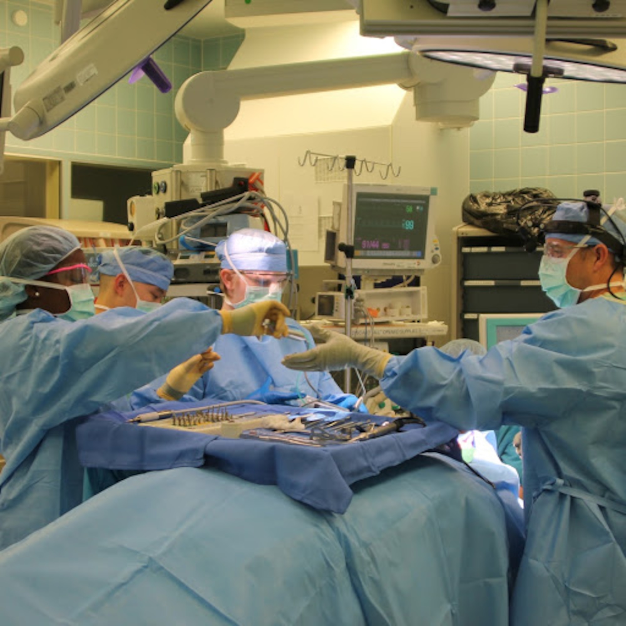 A dental rapid response team works to quickly repair dental trauma at Landstuhl Regional Medical Center, Germany. The 86th Dental Squadron and LRMC team up their skills and resources to cut recovery time for dental trauma patients by 75 percent. (Courtesy photo)