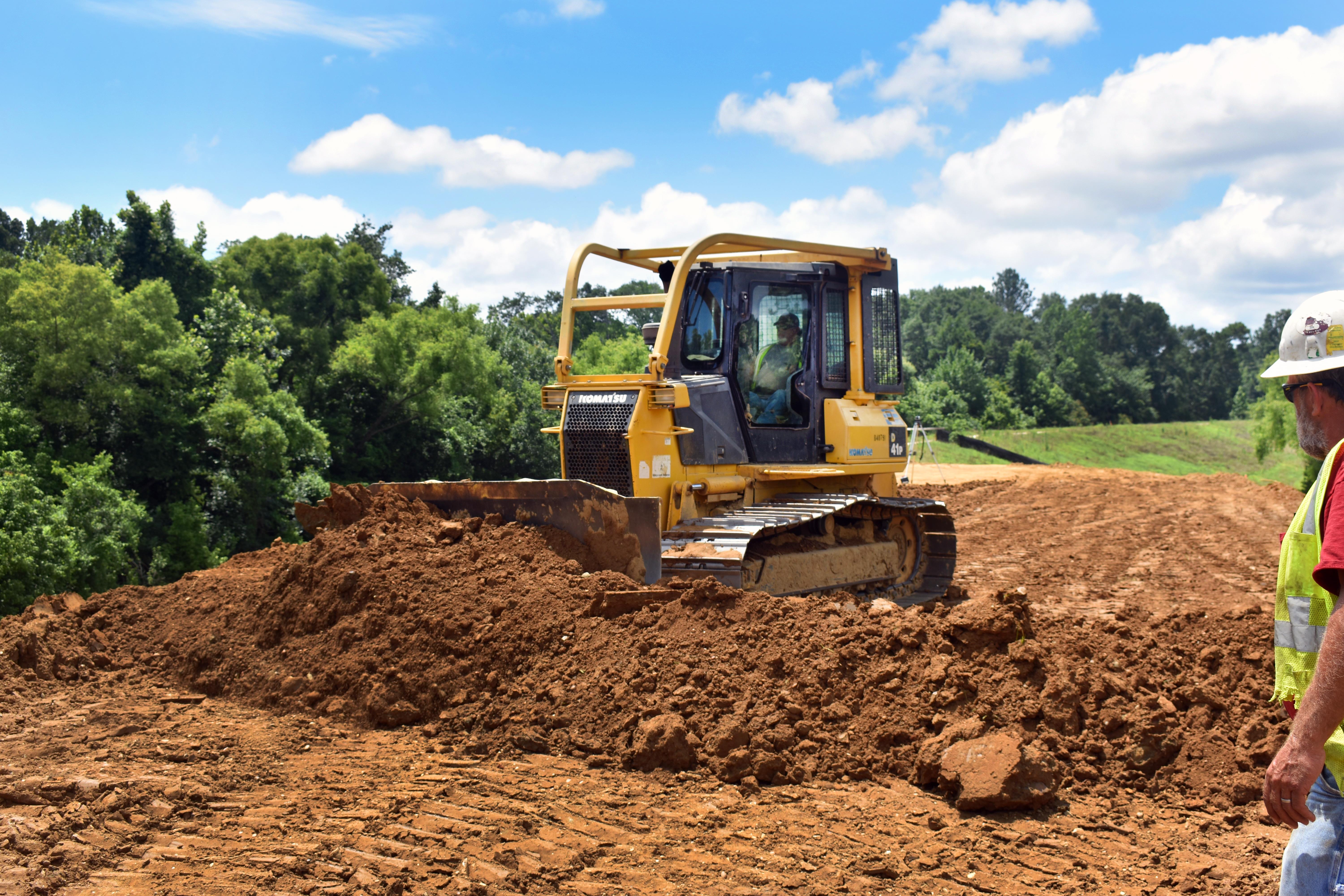 Northport levee repair on track for August completion > Mobile District > News Stories