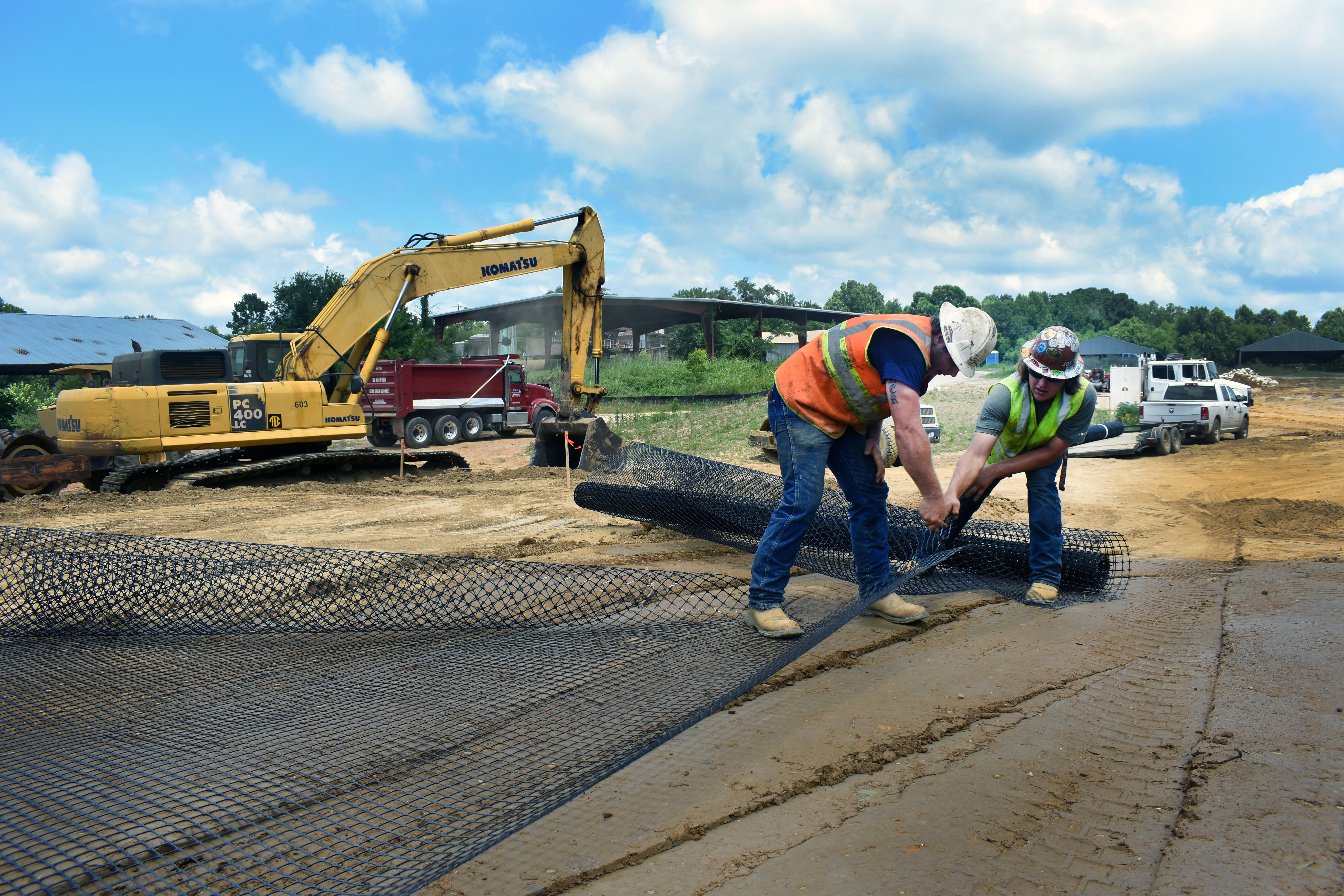 Northport levee repair on track for August completion > Mobile District > News Stories