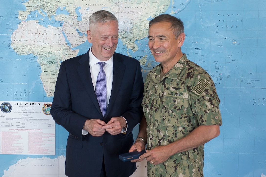 Defense Secretary Jim Mattis meets with Navy Adm. Harry B. Harris Jr., commander of U.S. Pacific Command, at Camp H. M. Smith, Hawaii, May 31, 2017. Mattis discussed challenges and opportunities in the Indo-Asia-Pacific region while meeting with Pacom leaders. Navy photo by Petty Officer 2nd Class Robin W. Peak