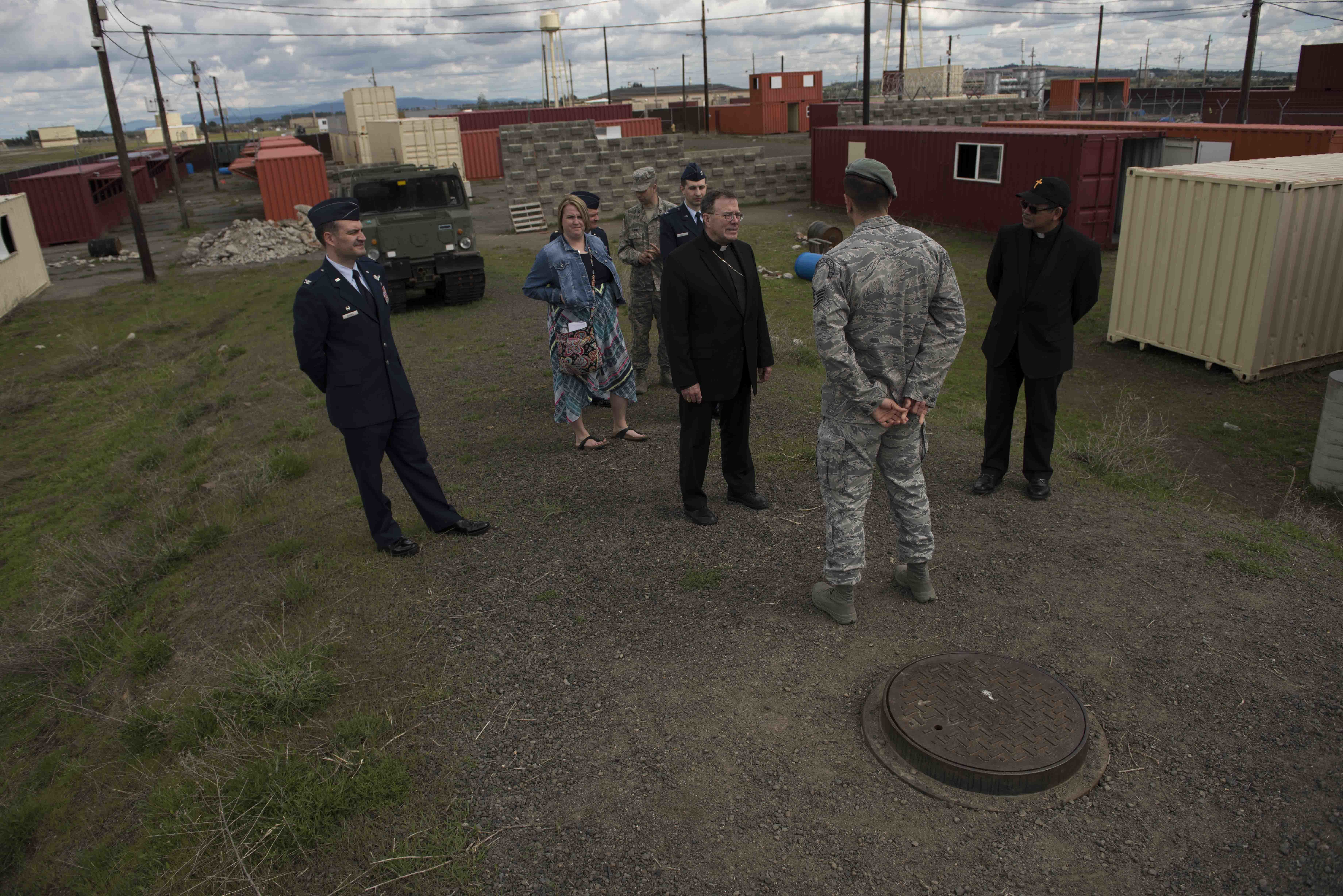 Bishop visits SERE > Fairchild Air Force Base > Article Display