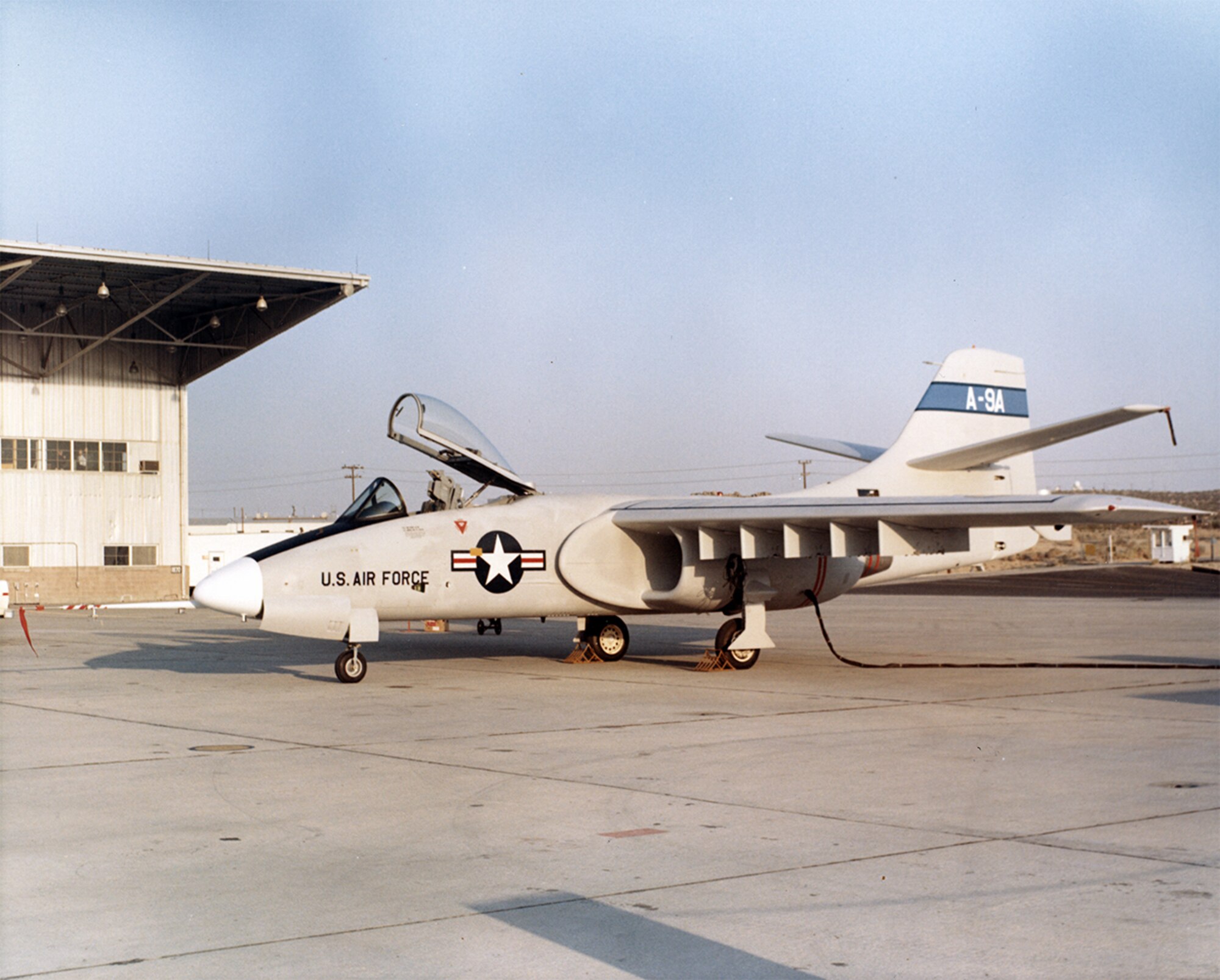 On May 30, 1972 the Northrop YA-9A Cobra specialized ground attack aircraft made its first flight, flown by company test pilot Lew Nelson. The aircraft subsequently lost the A-X competitive prototype fly-off against the A-10, and never went into production. (Edwards History Office file photos) 