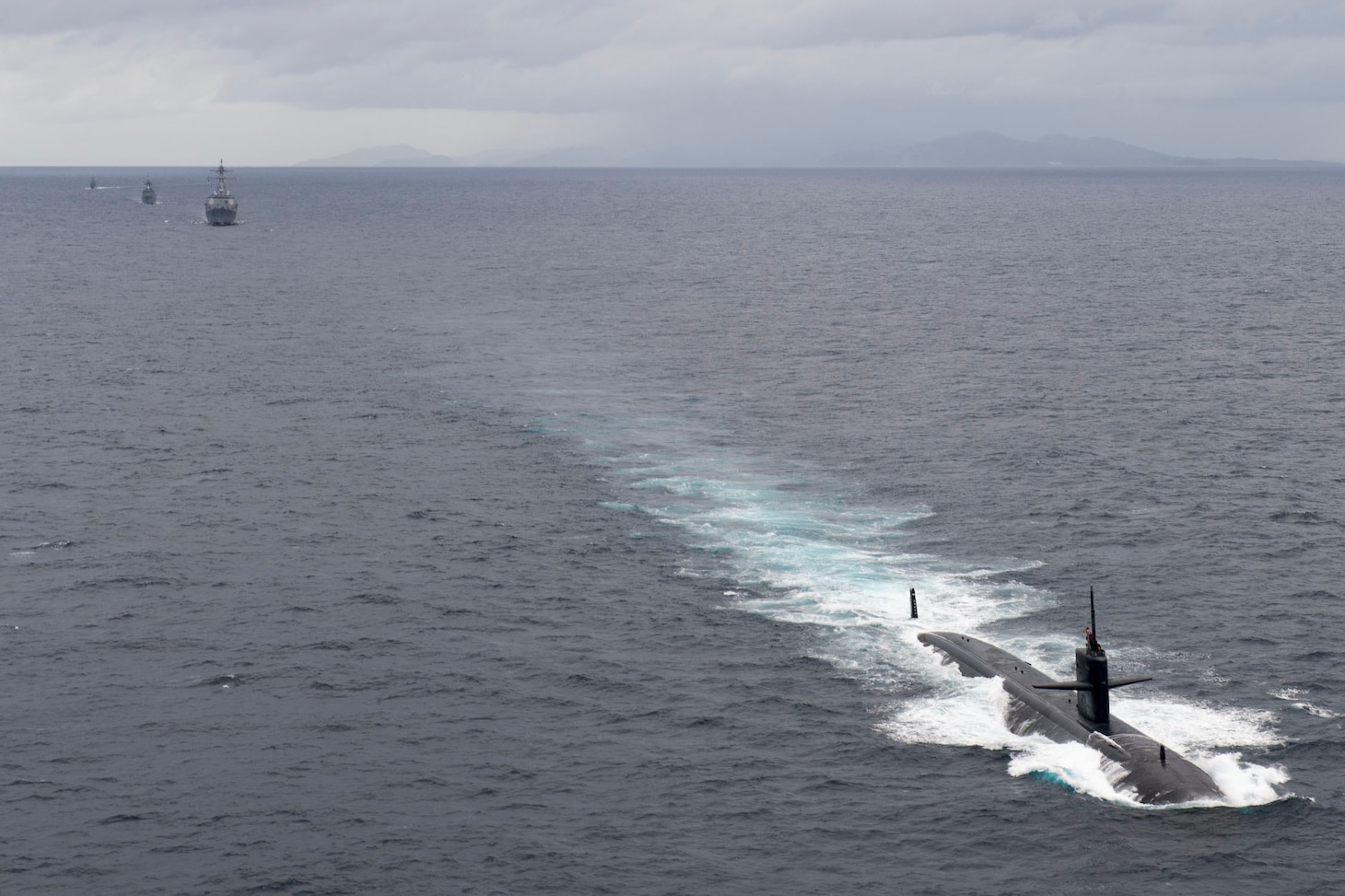The Los Angeles-class fast attack submarine USS Key West (SSN 722), the Arleigh Burke-class guided-missile destroyer USS Sterett (DDG 104), and the Royal Thai Navy frigate HTMS Naresuan (FFG 421) and the corvette HTMS Long Lom (FS 533) conduct a transit exercise as part of Exercise Guardian Sea 2017. Sterett is part of the Sterett-Dewey Surface Action Group and is the third deploying group operating under the command and control construct called 3rd Fleet Forward. U.S. 3rd Fleet operating forward offers additional options to the Pacific Fleet commander by leveraging the capabilities of 3rd and 7th Fleets. 