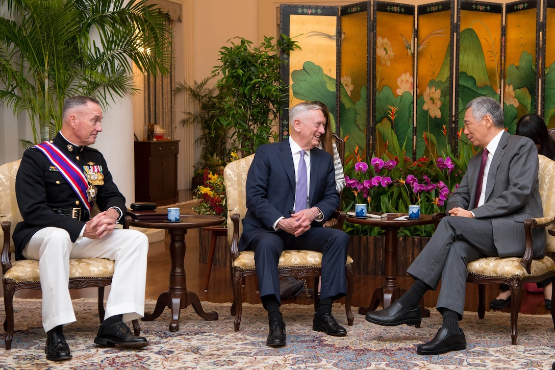 Defense Secretary Jim Mattis and Marine Corps Gen. Joe Dunford,  chairman of the Joint Chiefs of Staff, meet with Singapore Prime Minister Lee Hsien Loong in Singapore, June 2, 2017. DoD photo by Air Force Staff Sgt. Jette Carr