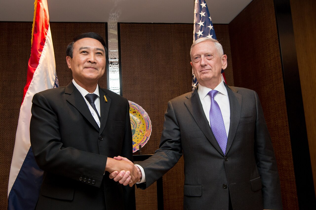 Defense Secretary Jim Mattis meets with Gen. Udomdej Sitabutr, Thailand's deputy defense minister, during the 16th Shangri-La Dialogue Asia security summit in Singapore, June 3, 2017. DoD photo by Air Force Staff Sgt. Jette Carr