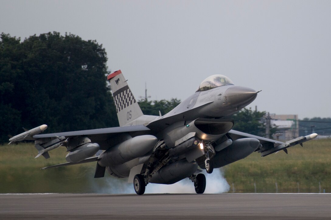 An F-16 Fighting Falcon assigned to the 36th Fighter Squadron, Osan Air Base, Republic of Korea touches down at Yokota Air Base, Japan, June 1, 2017. Fifteen F-16s landed at Yokota en route to Alaska to participate in exercise Red Flag.  (U.S. Air Force photo by Yasuo Osakabe/Released)