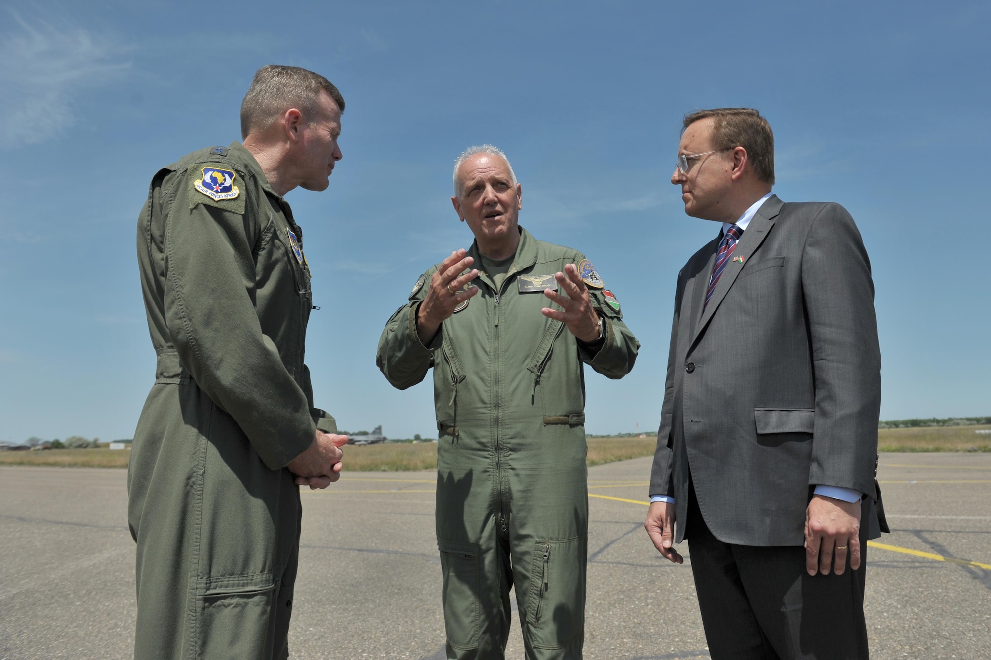 Lt. Gen. Zoltan Orosz, PhD., deputy chief of defence for the Hungarian Defence Forces, and Mr. David Kostelancik, chargé d’ affaires for the U.S. Embassy in Hungary, welcome Gen. Tod Wolters, commander of the United States Air Forces in Europe and Air Forces Africa, to the 59th Air Base in Kecskemét, Hungary, on June 2, for a Distinguished Visitor Day event during Exercise Load Diffuser. The exercise, which kicked off on Monday, May 22 and will conclude June 9, is the first Load Diffuser Exercise in Hungary in seven years and only the third of its kind in the two-decade partnership between Hungary and the Ohio National Guard.