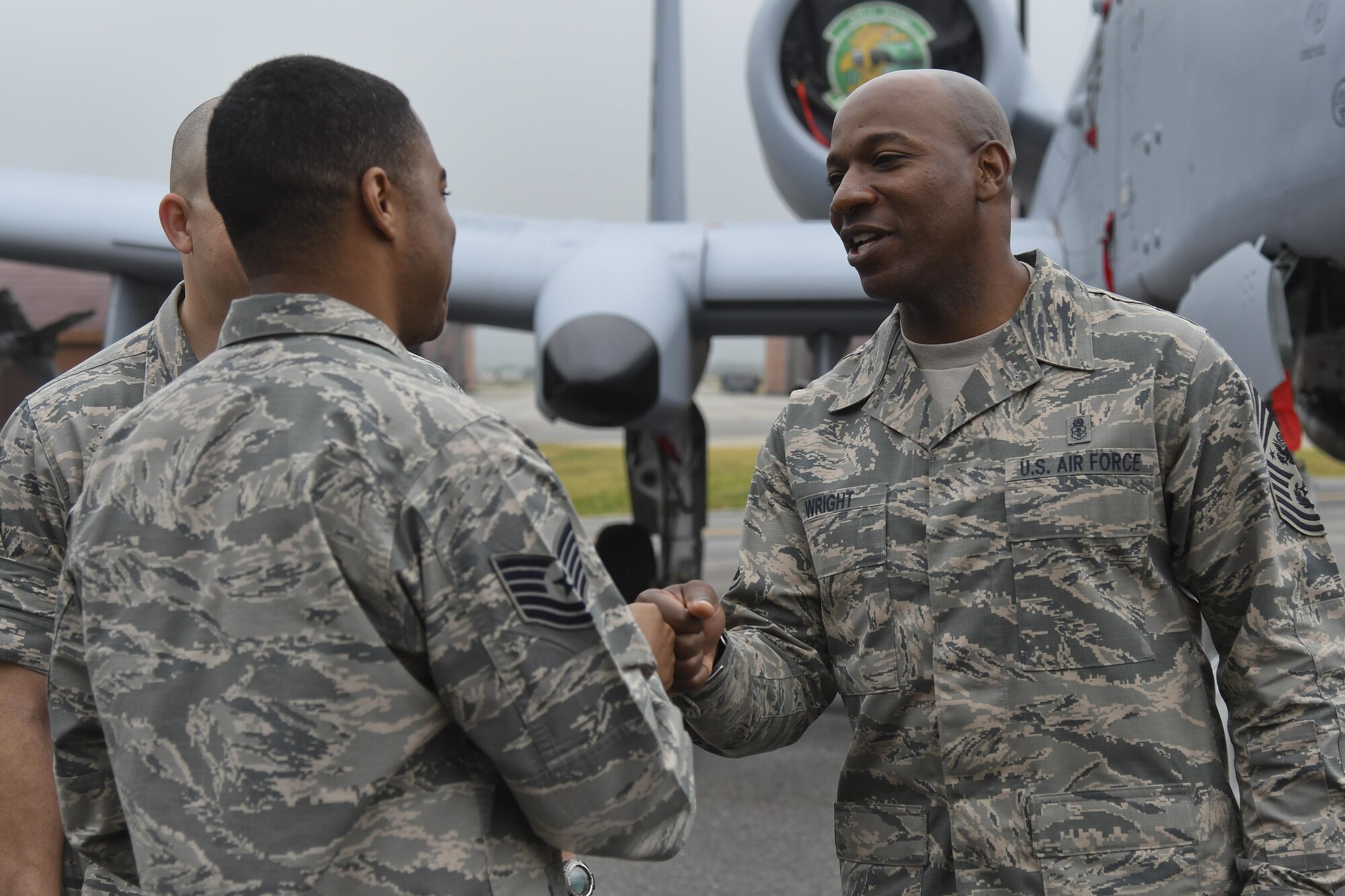 Chief Master Sgt. of the Air Force Kaleth O. Wright visits Airmen at Osan Air Base, Republic of Korea, June 7, 2017. During his visit, he met with F-16 Fighting Falcon and A-10 Warthog crew members to discuss capabilities and sustainment to ensure air superiority to the “Fight Tonight” mission. (U.S. Air Force photo by Airman 1st Class Gwendalyn Smith/Released)
