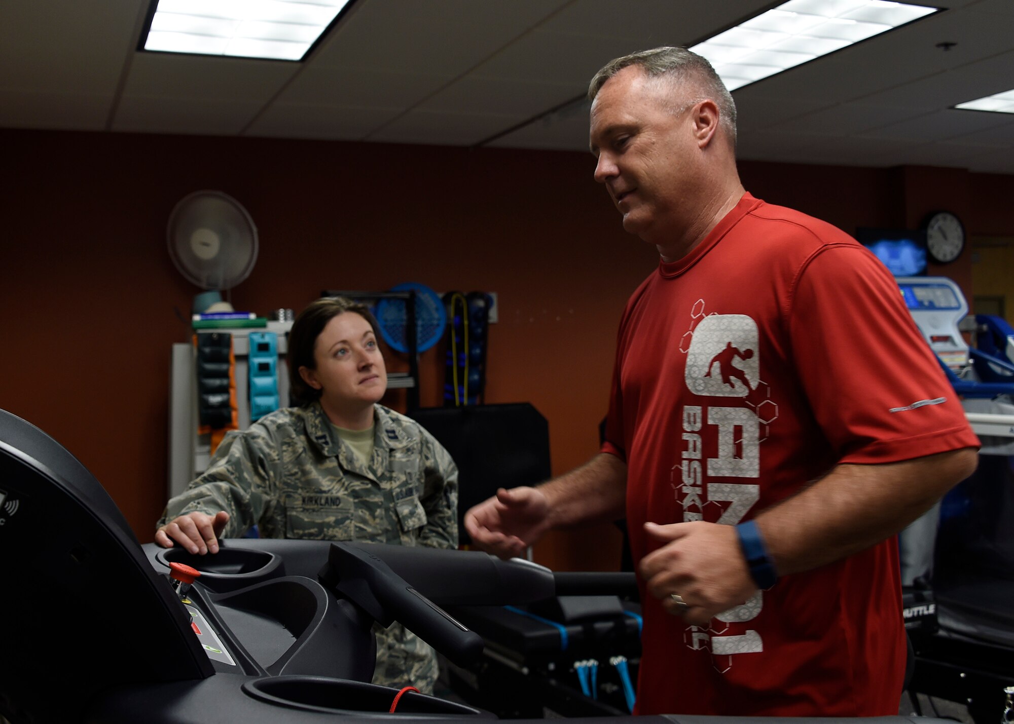 Capt. Lindi Kirland, 56th Medical Operation Squadron physical therapy officer in charge, observes a patient’s running form June 5, 2017 at Luke Air Force Base, Ariz. The 56th MDOS provides comprehensive medical care to uniformed personnel and civilians by promoting health, maintaining wellness and minimizing the impact of illness. (U.S. Air Force photo by Senior Airman Devante Williams)