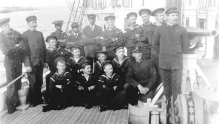 Crew of the USCGC Hamilton, 1918

Uniform, 1918: Blue Dress