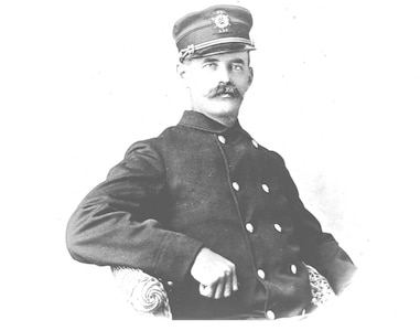 Unidentified keeper, no date,
Standard uniform