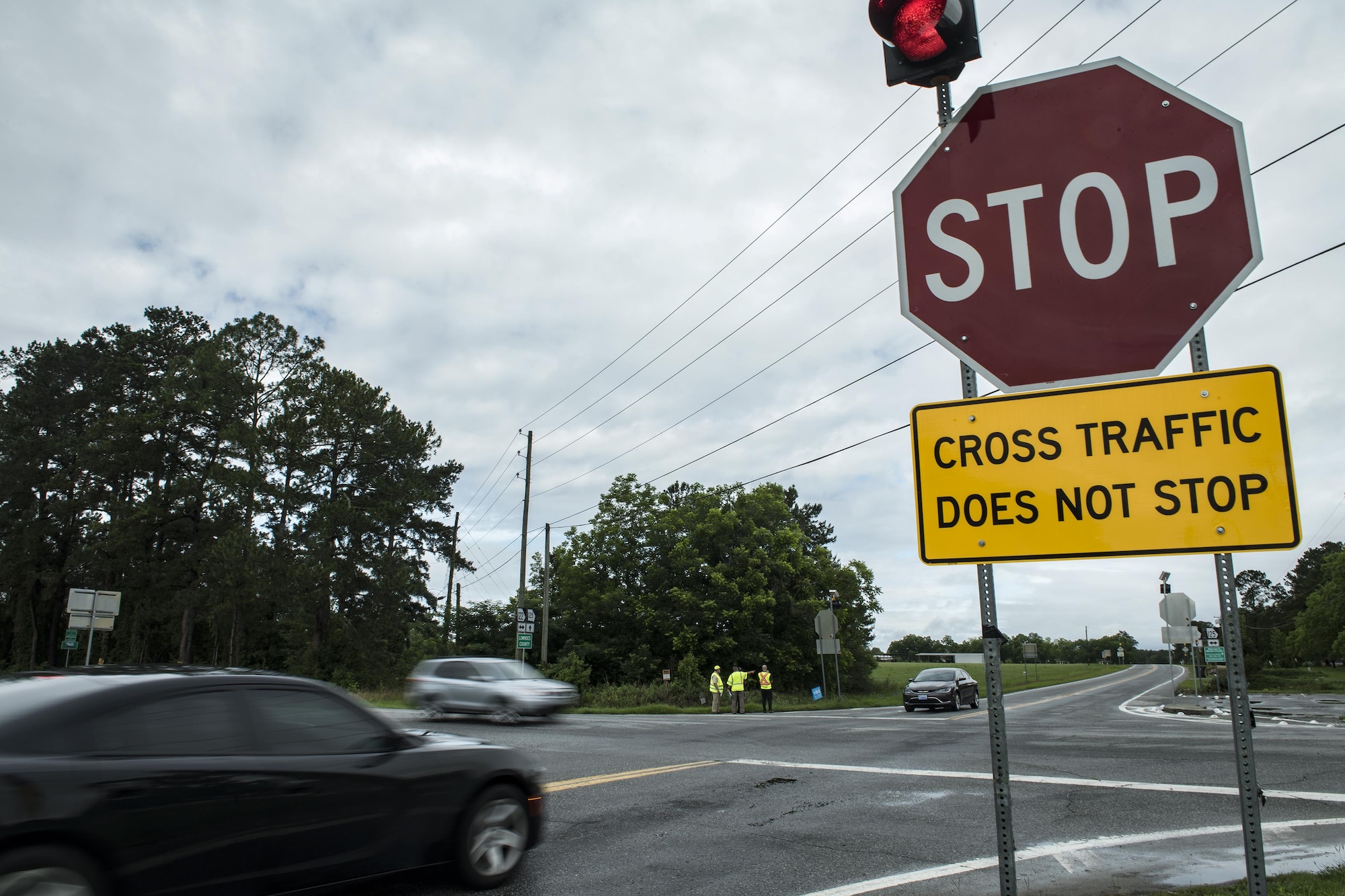 Motorists drive through the intersection of State Route 122 and 125, commonly known as Walker’s Crossing, June 7, 2017, in Valdosta, Ga. Since 2012, there have been 26 accidents causing 47 injuries at the intersection that connects Lowndes, Lanier, and Berrien Counties. Safety officials from the three counties teamed up with Airmen from safety offices across Moody Air Force Base to conduct a Road Safety Audit at the intersection, to collaborate to make it safer. (U.S. Air Force photo by Senior Airman Janiqua P. Robinson)