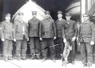 US Life Saving Service, Unidentified keeper & crew, no date, standard uniform

