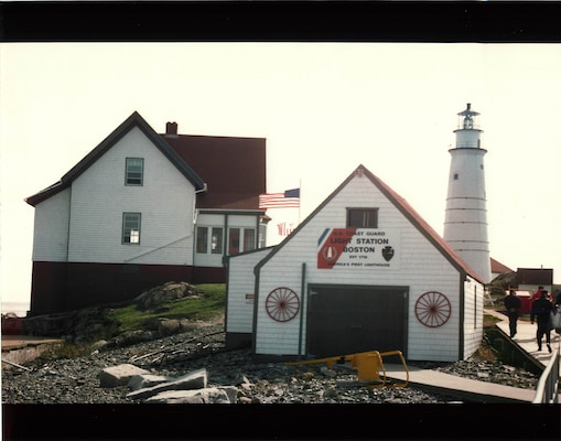 Cuttyhunk Light history - NEW ENGLAND LIGHTHOUSES: A VIRTUAL GUIDE