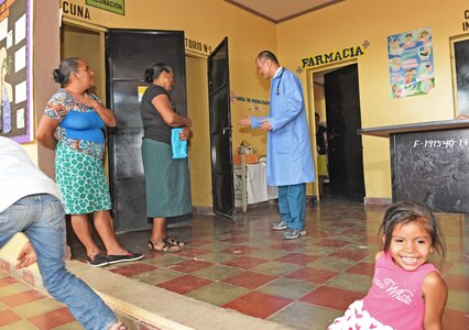 U.S. Army Lt. Col. (Dr.) Jack Leong, Joint Task Force-Bravo Medical Element, receives a patient at the Regional Health Center in the Tepanguare village located in La Paz, Honduras, May 24, 2017. The doctor participated in a monthly visit to the clinic where he provided free consultations and medications to the local population from Tepanguare and neighboring communities. 