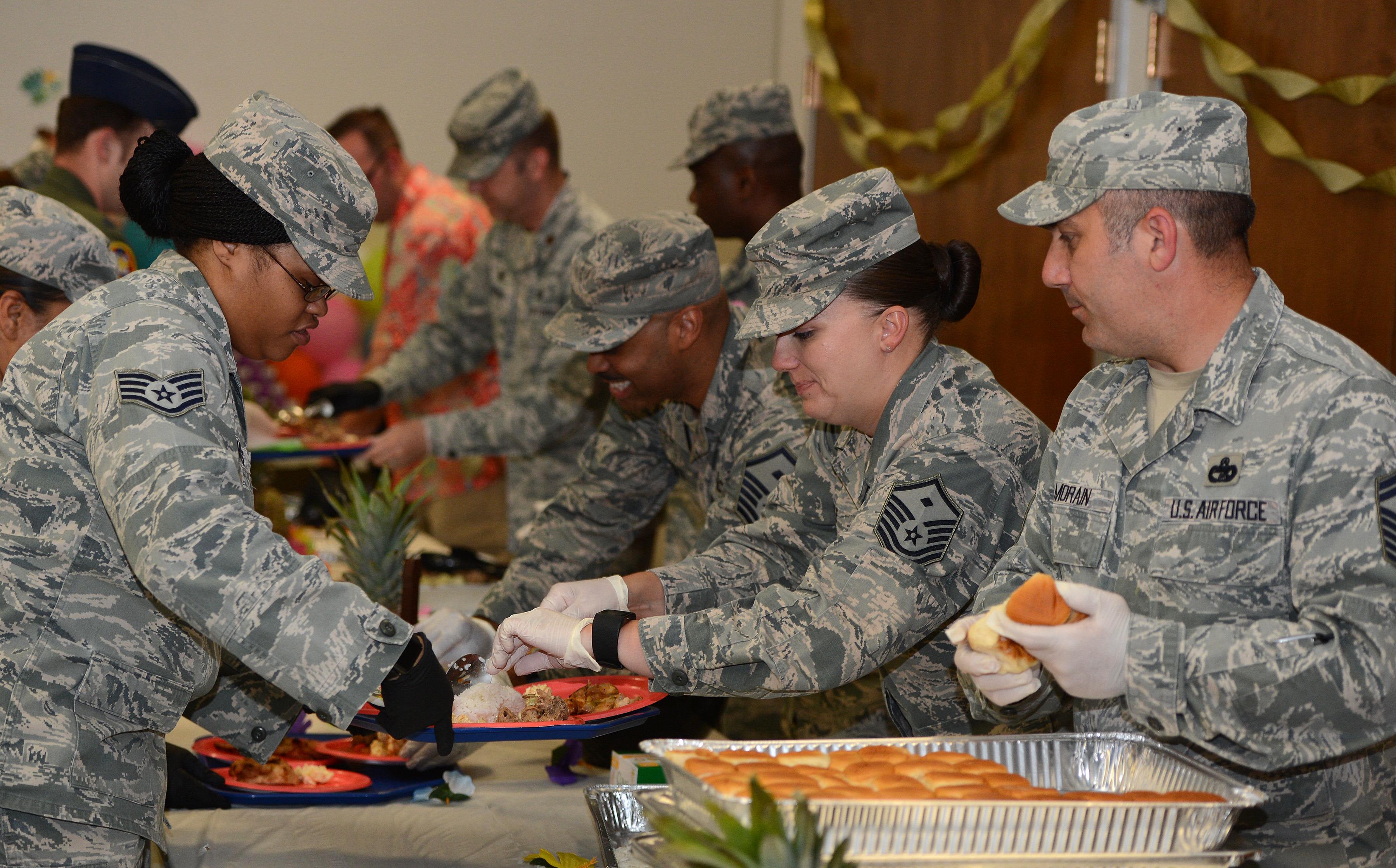 Team McChord gives back to families > Team McChord > Article Display