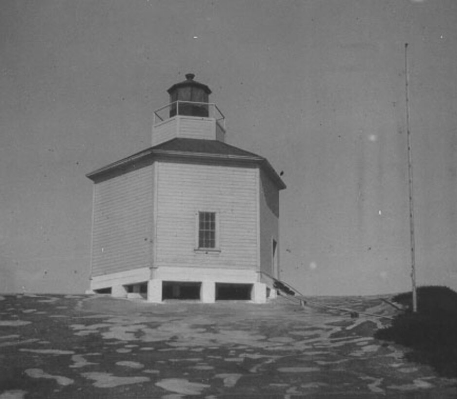Año Nuevo Island Lighthouse, California, 1872