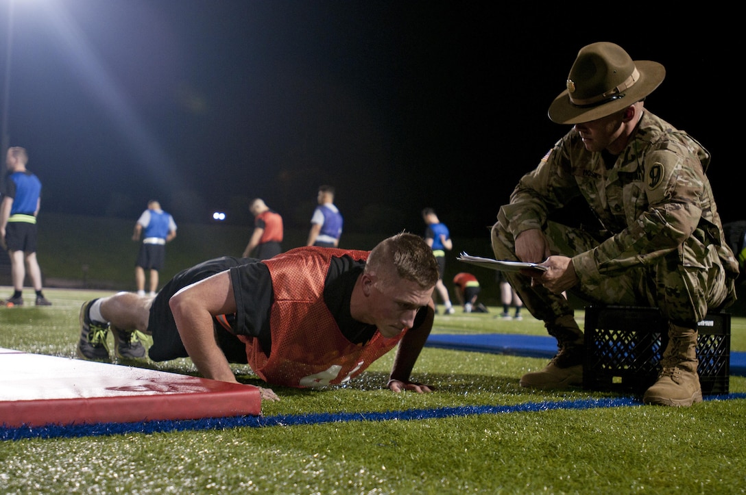 A Warrior conducts push-ups during the Army Physical Fitnes Test during the 2017 U.S. Army Reserve Best Warrior Competition at Fort Bragg, N.C. June 12. This year’s Best Warrior Competition will determine the top noncommissioned officer and junior enlisted Soldier who will represent the U.S. Army Reserve in the Department of the Army Best Warrior Competition later this year at Fort A.P. Hill, Va. U.S. Army Reserve photo by Spc. Noel Williams (Released)