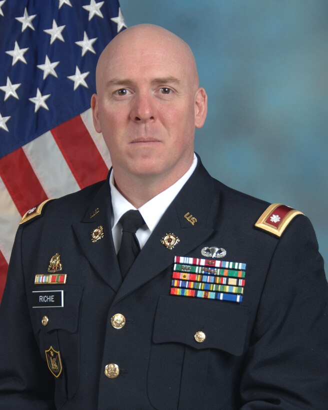 Army Lt. Col. Brian Richie has been awarded the Defense Meritorious Service Medal for his achievements while serving as commander, Defense Logistics Agency Distribution Corpus Christi, Texas.