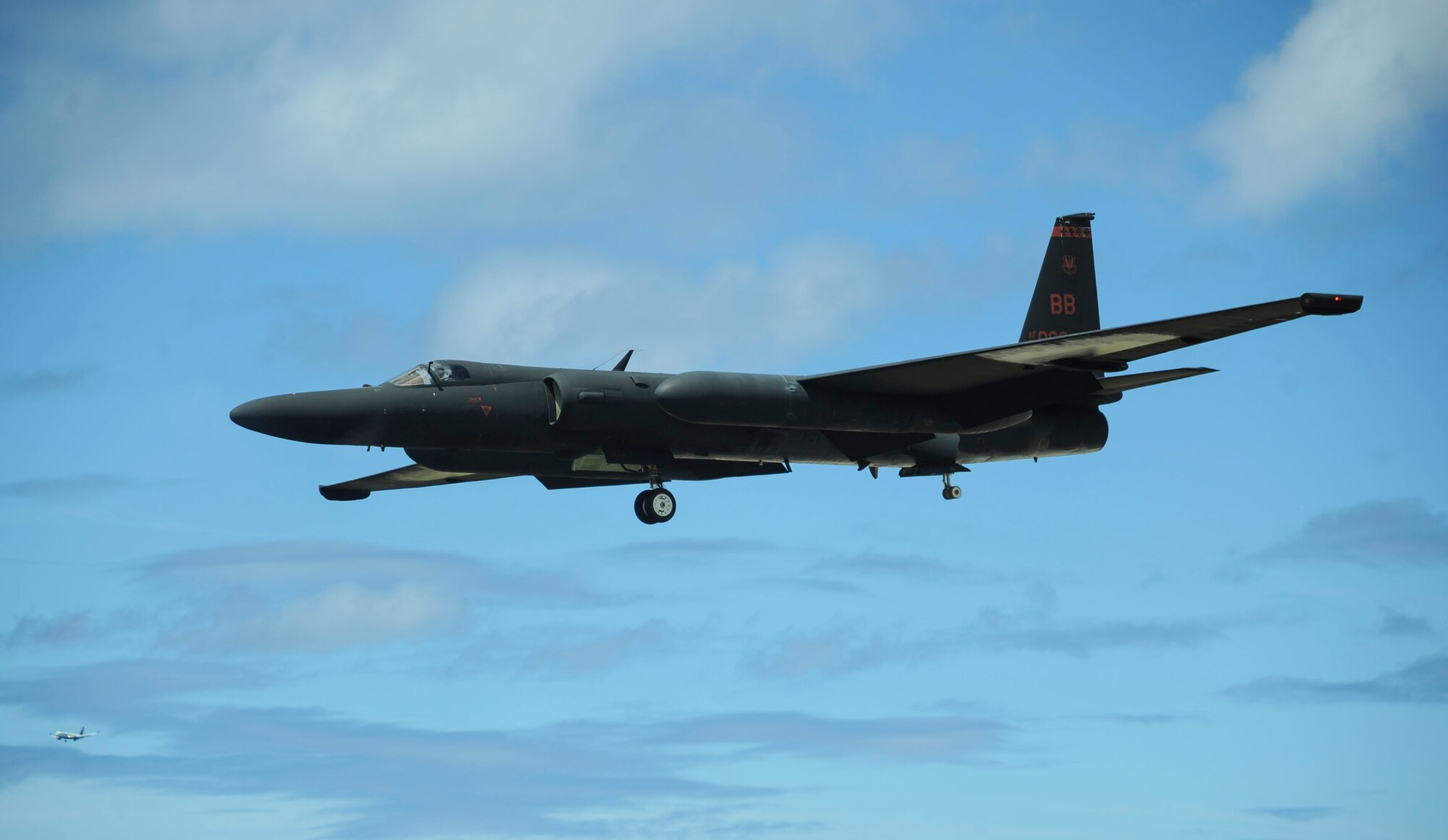 A U-2 Dragon Lady, from Beale Air Force Base, lands at Joint Base Pearl Harbor-Hickam,  Hawaii, June 13, 2017. The U-2 took a pit-stop at Hickam Field as it transitioned between Beale AFB and Asia. This type of movement enables warfighters to provide vital intelligence to senior Air Force and civilian leaders.  (U.S. Ai r Force photo by Tech. Sgt. Heather Redman)