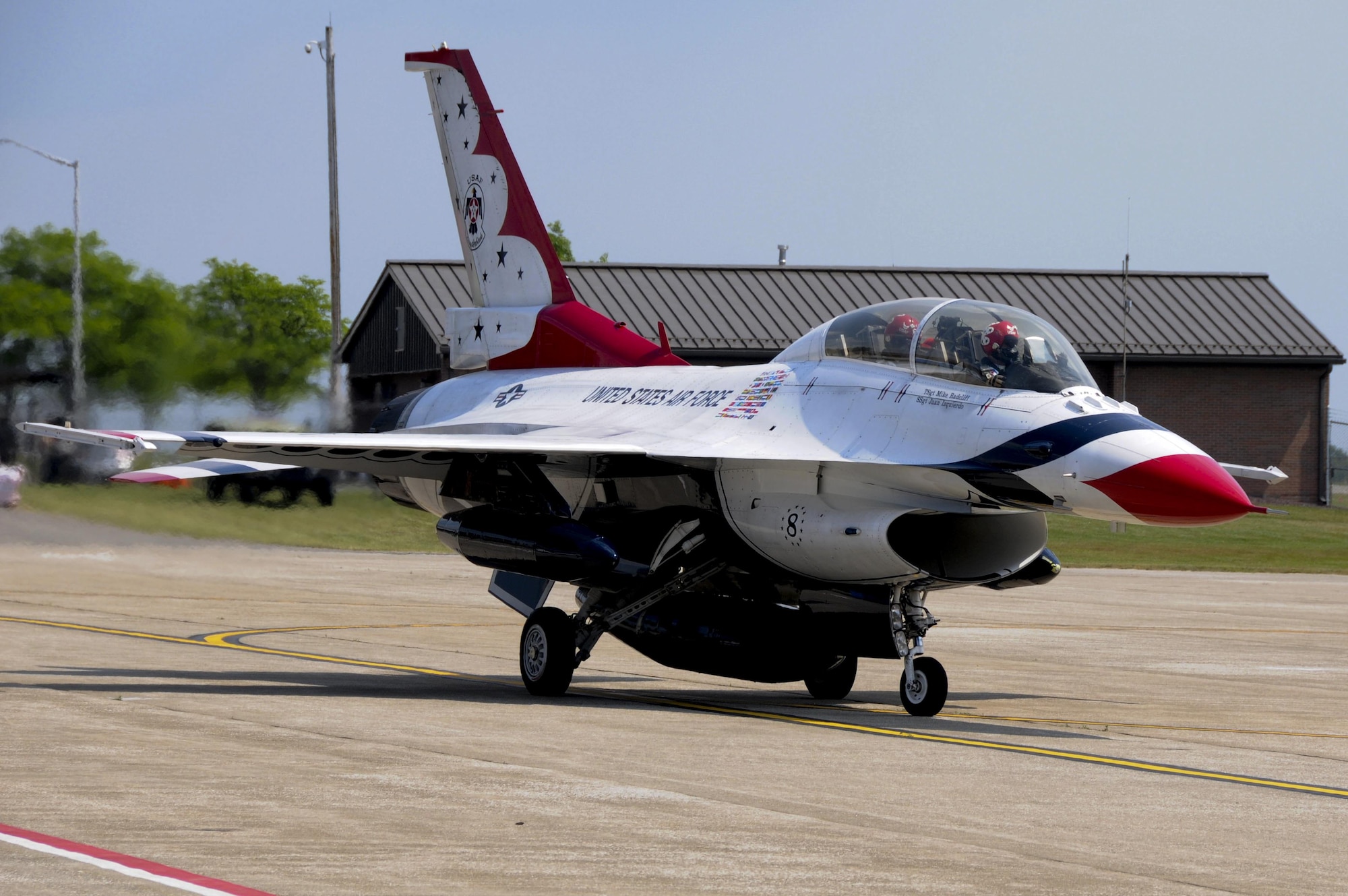 Thunderbird 8, the advance aircraft for the U.S. Air Force Thunderbirds demonstration team, taxis over Youngstown Air Reserve Station June 14, 2017. The U.S. Air Force Thunderbirds demonstration team is scheduled to perform at Thunder Over the Valley Air Show, June 17-18. (U.S. Air Force photo/Senior Airman Joshua Kincaid)