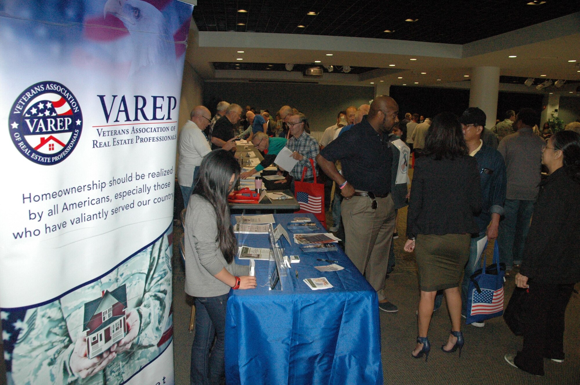 Retirees from all branches of military service and their guests make their way around the various vendor tables in the Gordon Conference Center during the annual Armed Forces Retiree Appreciation Day, June 3, 2017, at Los Angeles Air Force Base in El Segundo, California. (U.S. Air Force photo/James Spellman, Jr.)