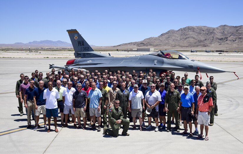 USAF Weapons School F16 hits 35 years old > Air Combat Command > Article Display