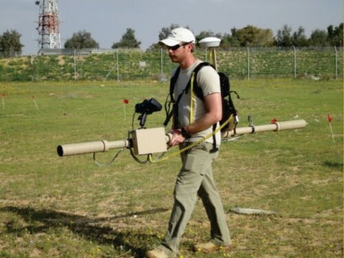A U.S. Army Engineer Research and Development Center engineer uses tunnel-detection equipment at an undisclosed location. Army photo
