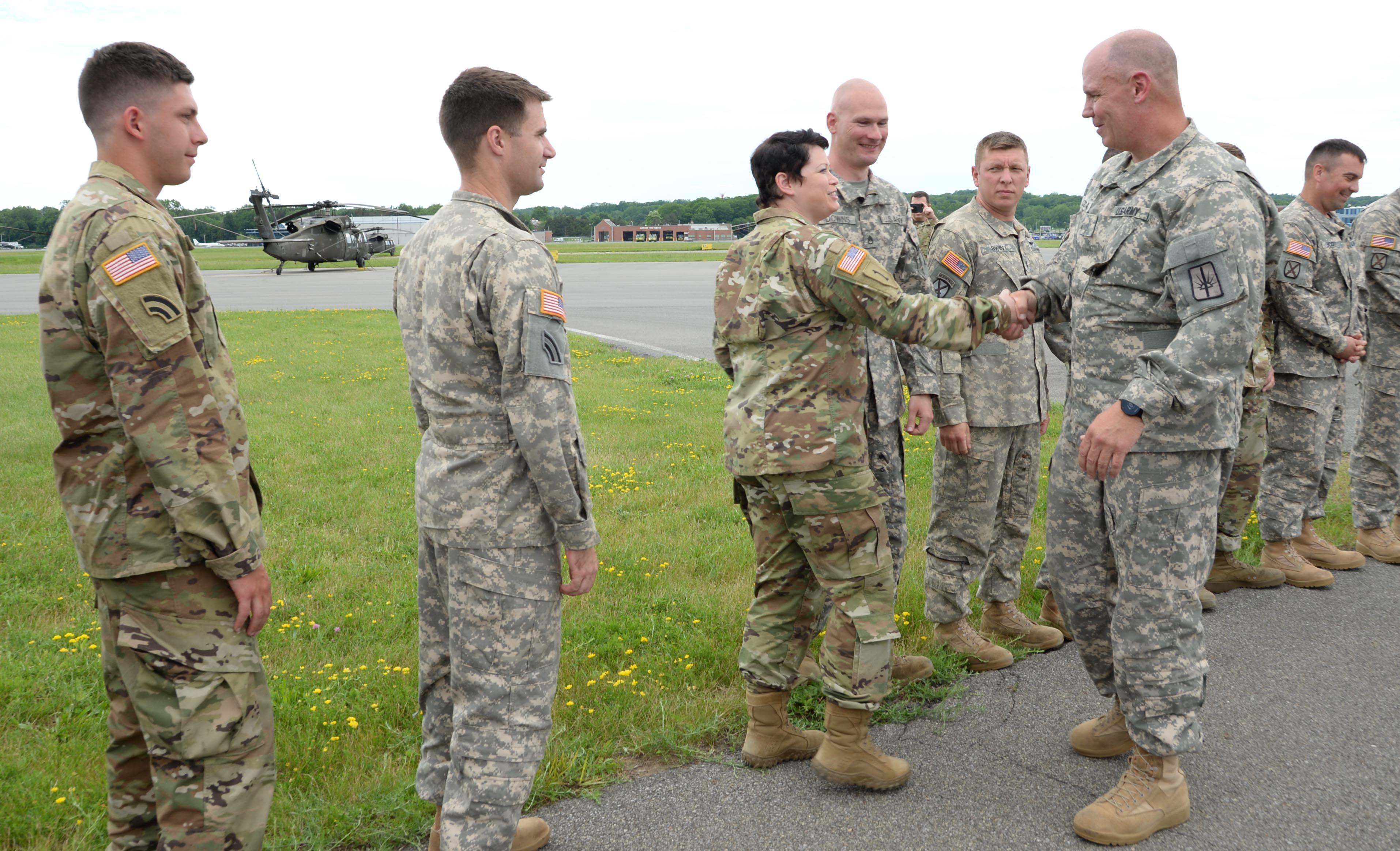 New York Army National Guard pilot makes last landing after 31 years of