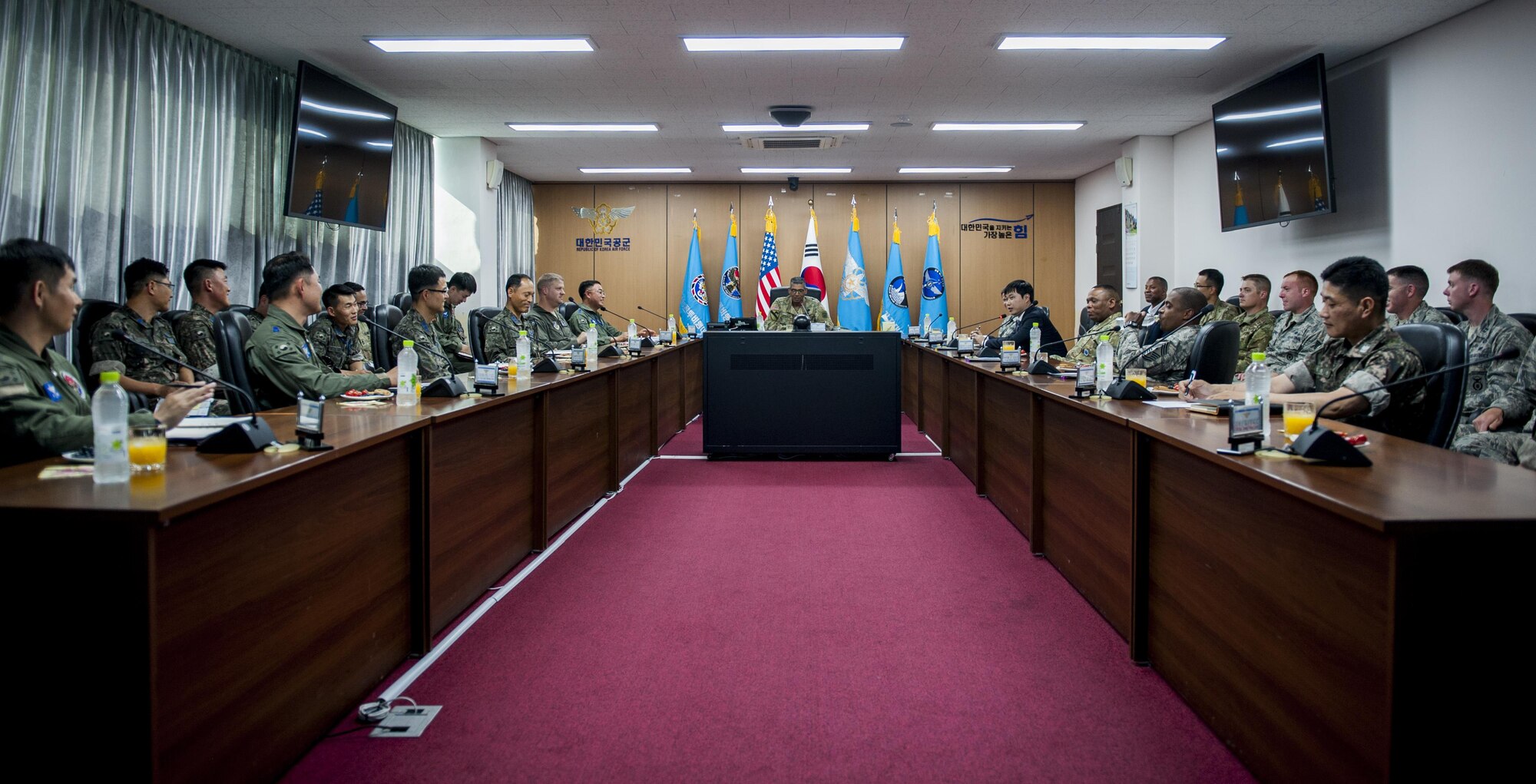 U.S. Army Gen. Vincent K. Brooks, U.S. Forces Korea commander, receives a briefing about the Republic of Korea Air Force and U.S. Air Force partnership June 22, 2017, while in the 38th Fighter Group Headquarters at Kunsan Air Base, Republic of Korea. 38th FG leadership briefed Brooks on the Republic of Korea Air Force heritage and how they’ve progressed to a integrated fighting force with the U.S. for the defense of Korean peninsula. (U.S. Air Force photo by Senior Airman Colville McFee/Released)